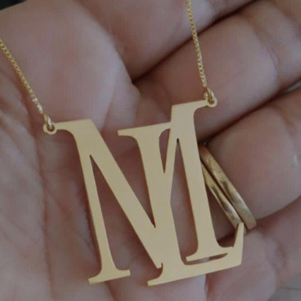 Colar monograma personalizado com iniciais 3cm banhado a ouro 18k