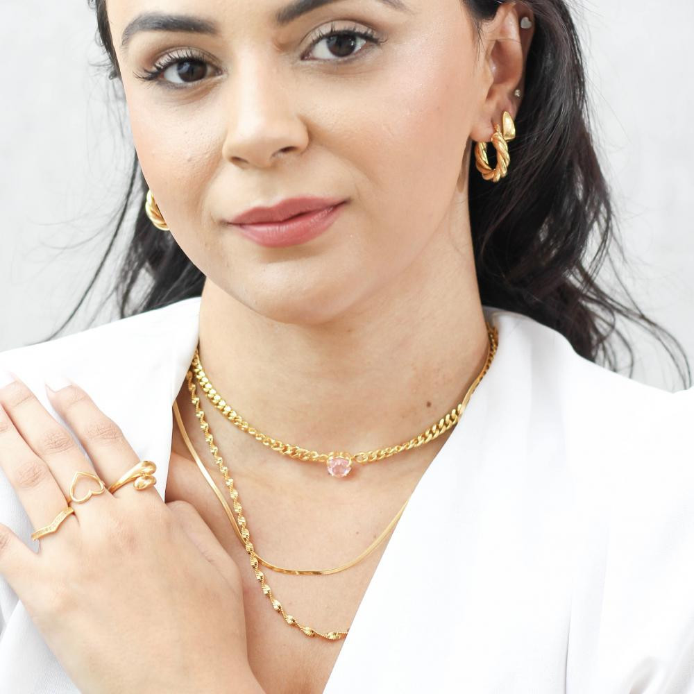 Brinco Violeta de argola banhado a ouro 18k 