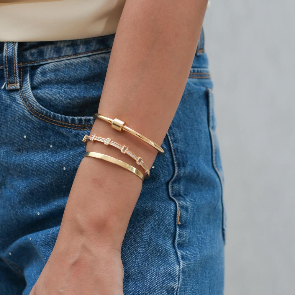 Bracelete Anny  cravejado com zircônia cristal banhado a ouro 18k  