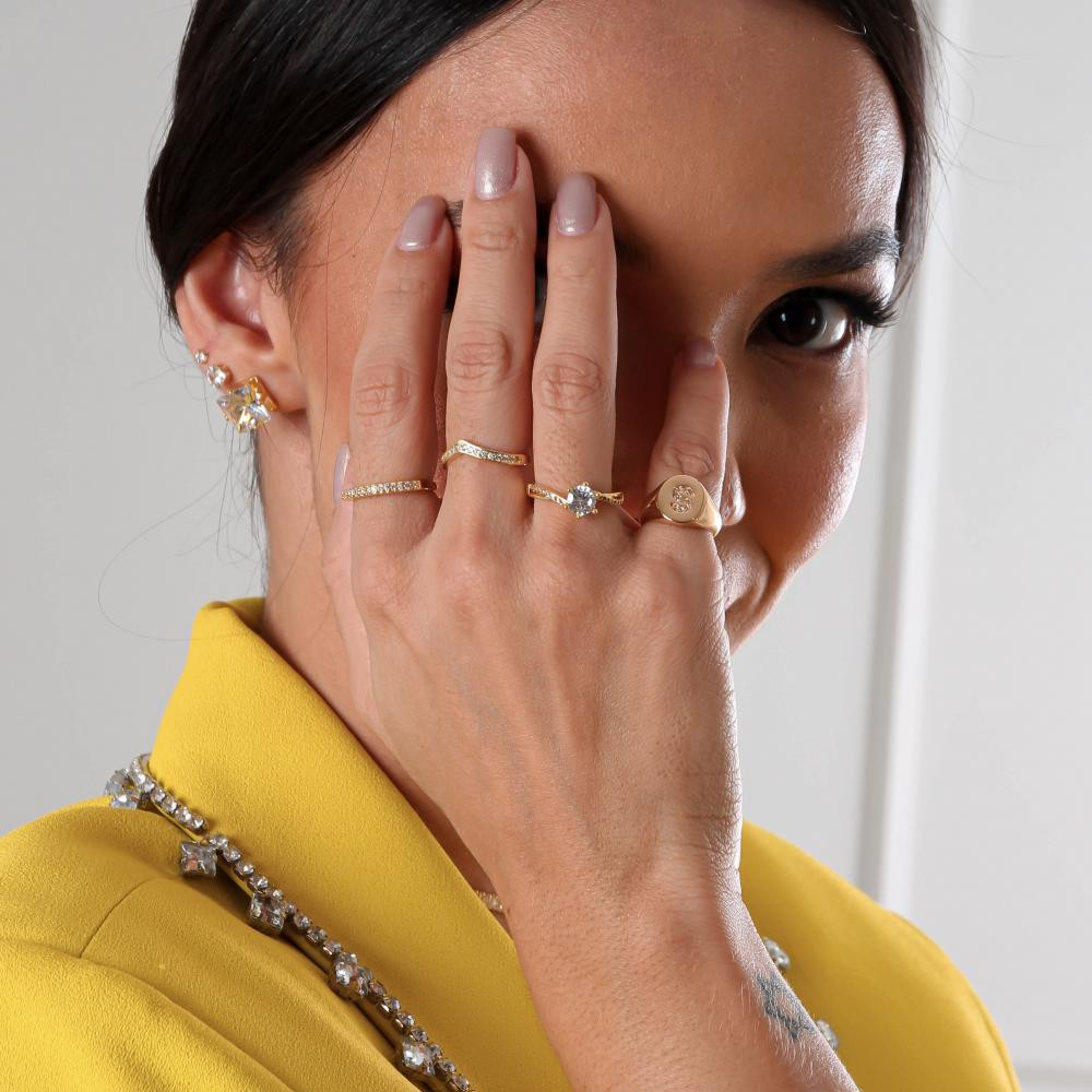 Anel minimalista cravejado com zircônia banhado a ouro 18k
