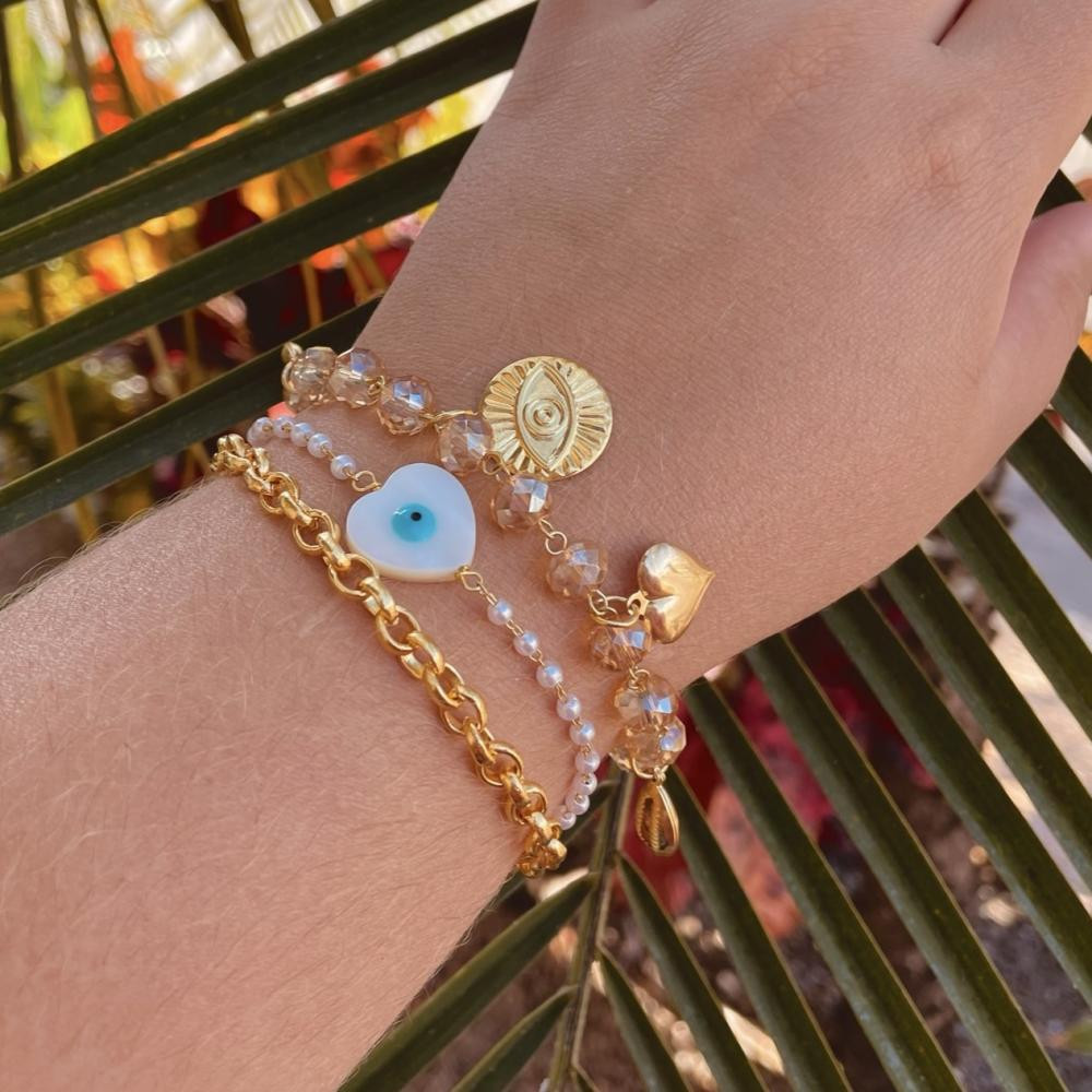 Pulseira com bola de vidro light color com pingentes diversos banhado a ouro 18k 
