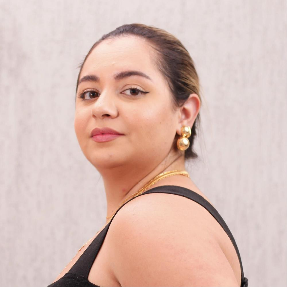 Brinco Miriam atemporal banhado a ouro 18k 