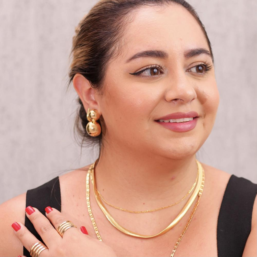 Brinco Miriam atemporal banhado a ouro 18k 