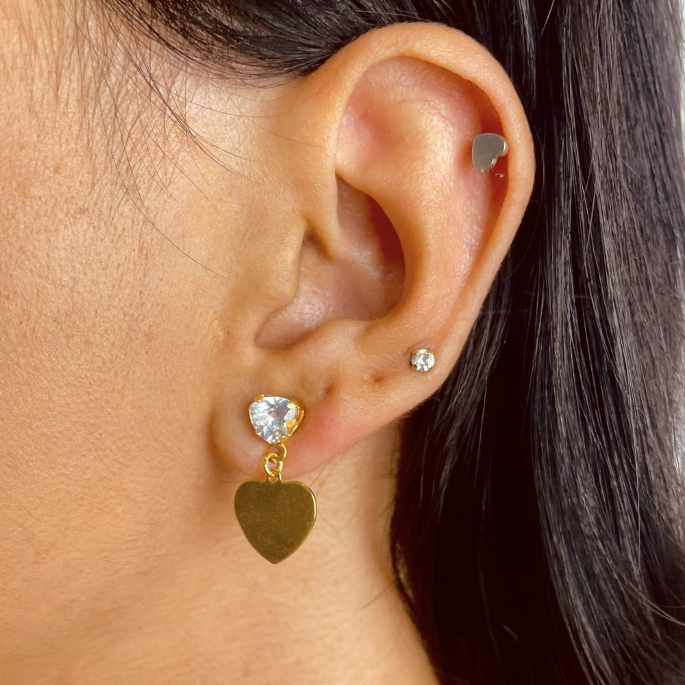 Brinco de coração liso e cravejado Luiza banhado a ouro 18k 