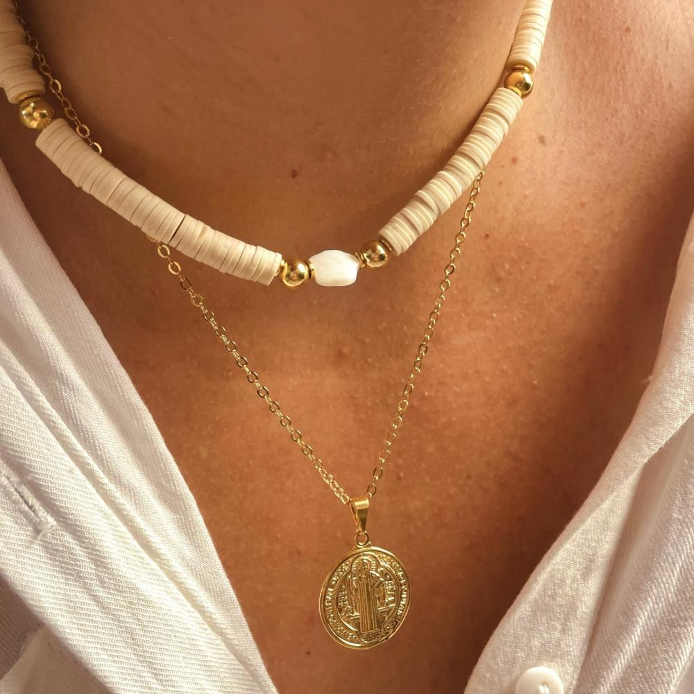 Colar com medalha de São bento banhada a ouro 18k 