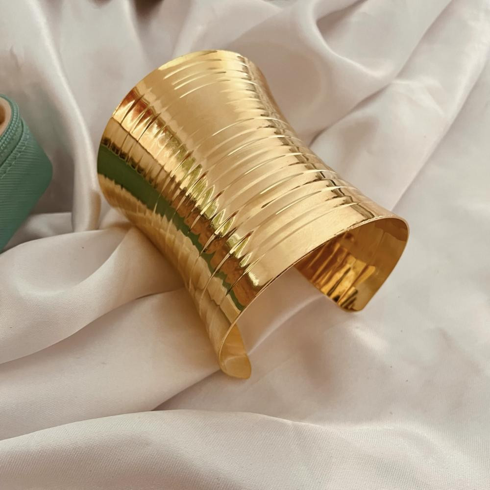 Bracelete grande Natália banhado a ouro 18k