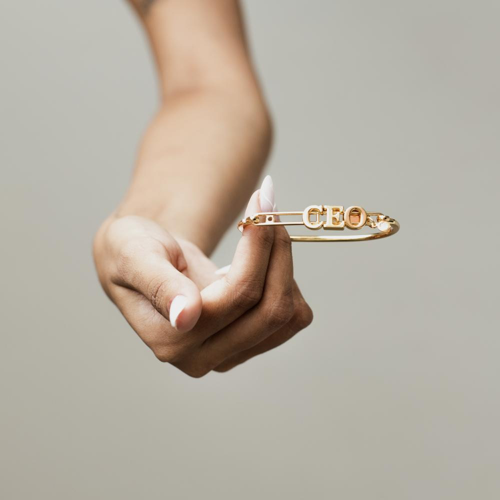 Bracelete personalizado com letras banhada a ouro 18k 