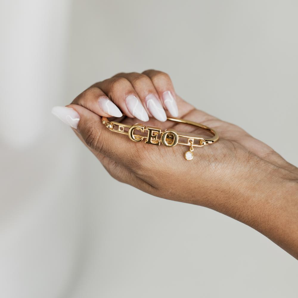 Bracelete personalizado com letras banhada a ouro 18k 