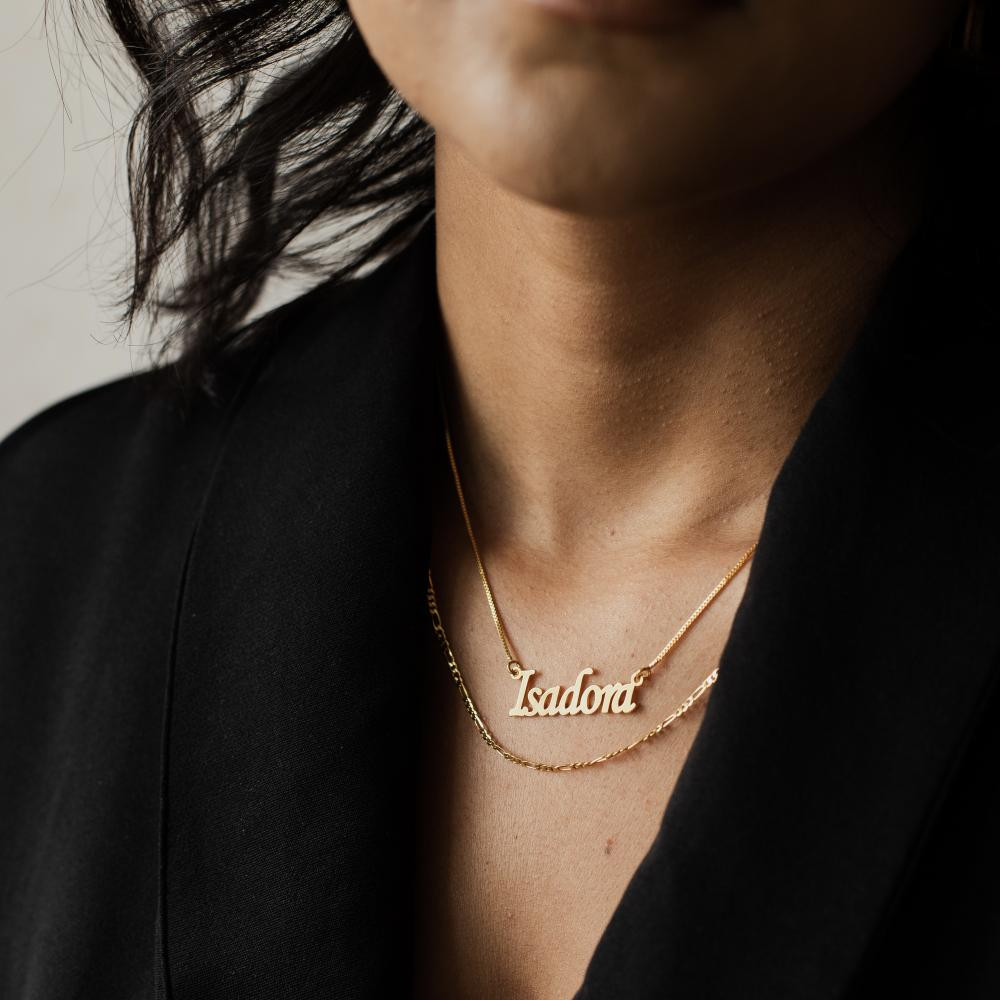 Colar Sara com corrente grumet fina banhado a ouro 18k