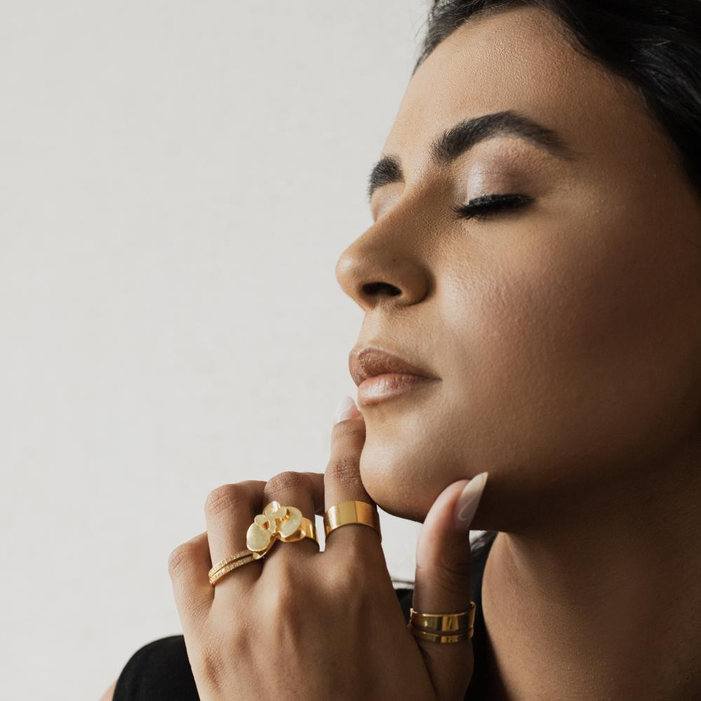 Anel Paula grande banhado a ouro 18k