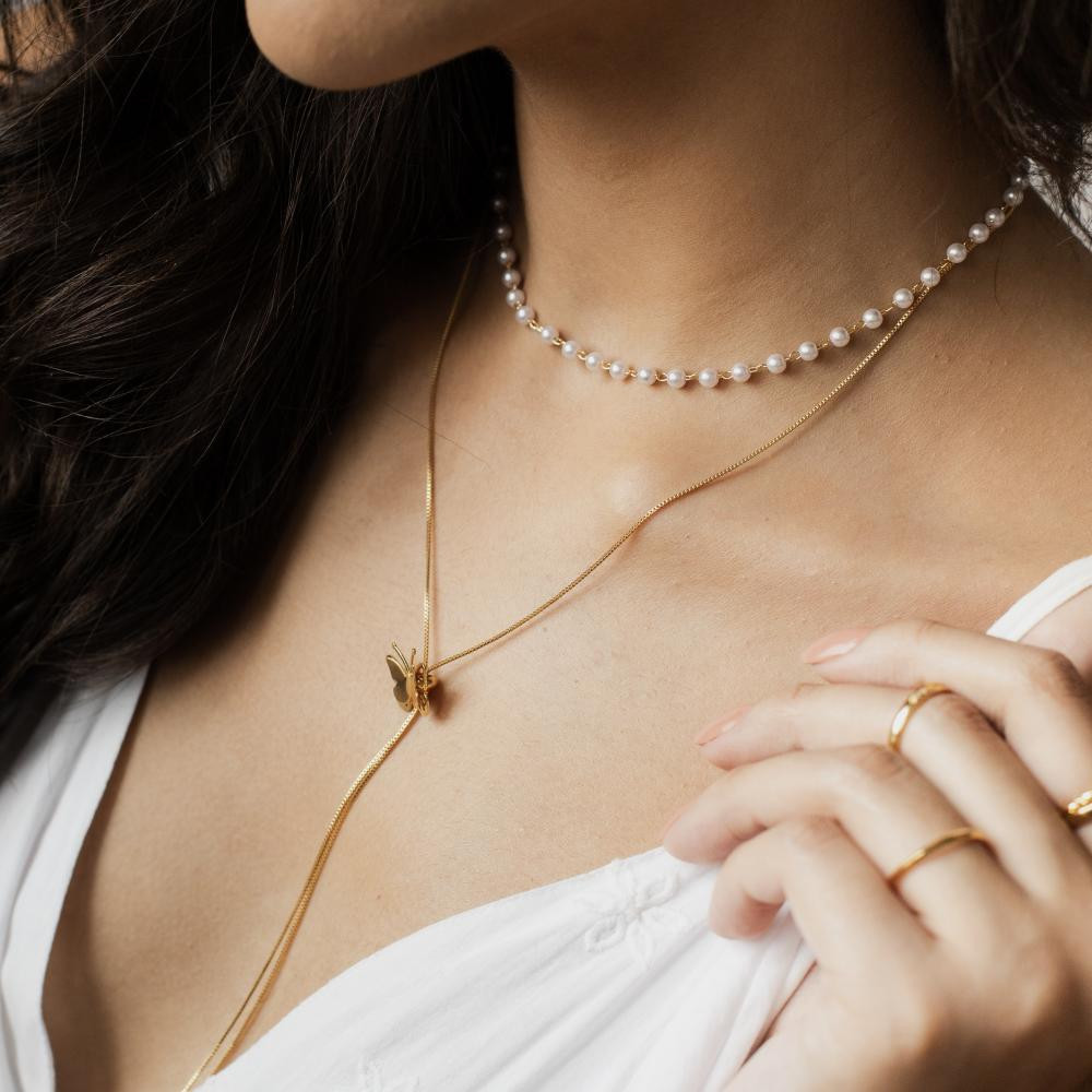 Colar gravata borboleta Manu banhado a ouro 18k 