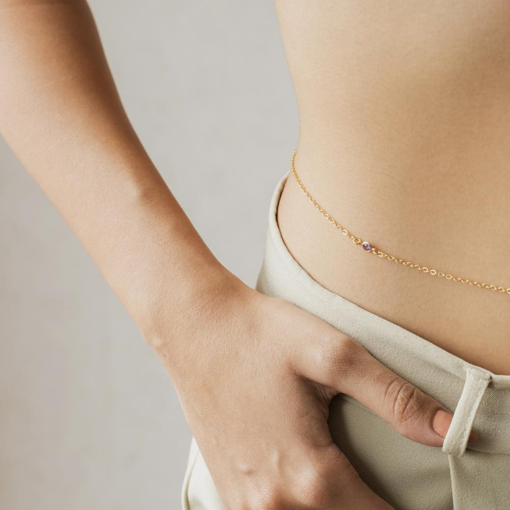 Body Chain Olivia com pontos de luz banhada a ouro 18k 