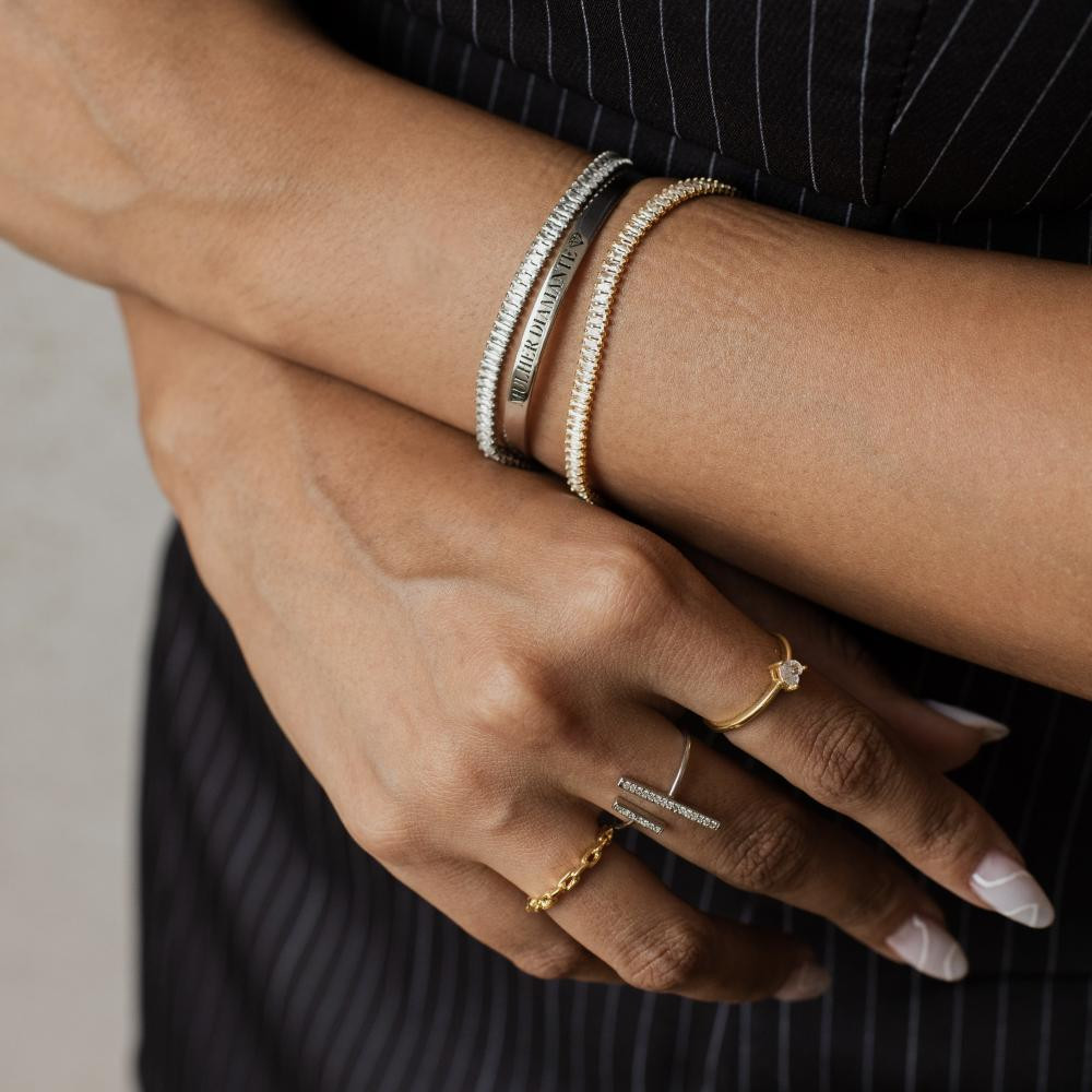 Anel de coração solitário cravejado com zircônia banhado  a ouro 18k