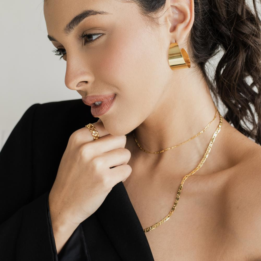 Choker Sara com corrente grumet fina banhado a ouro 18k