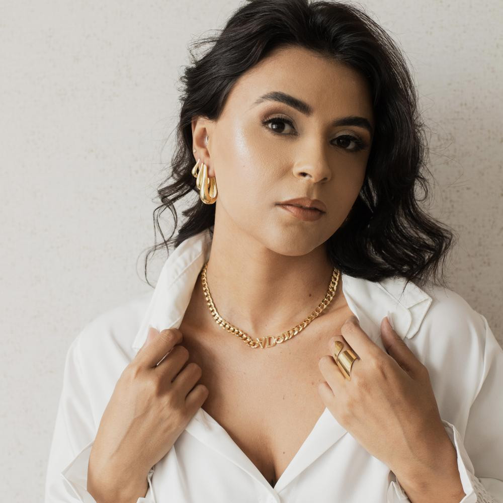 Brinco Astrid de gota grande banhada a ouro 18k