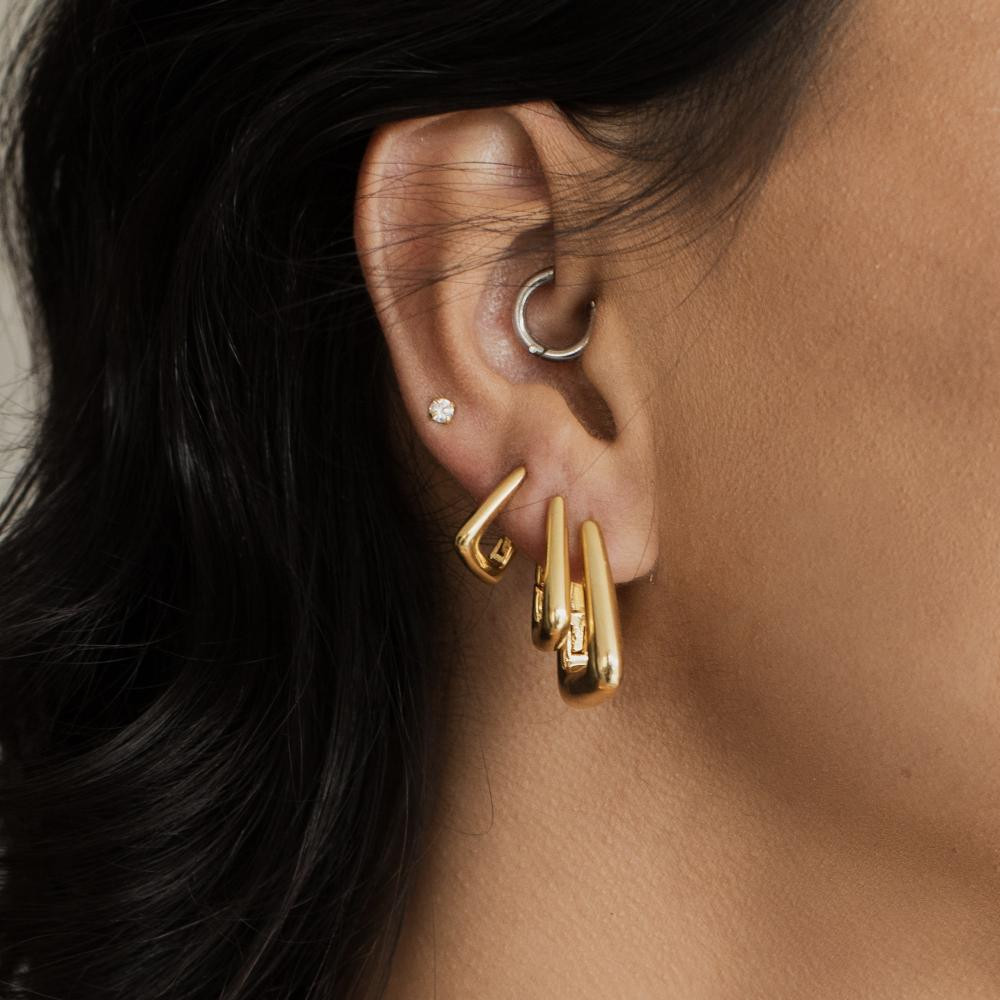 Brinco Diana argola media banhado a ouro 18k