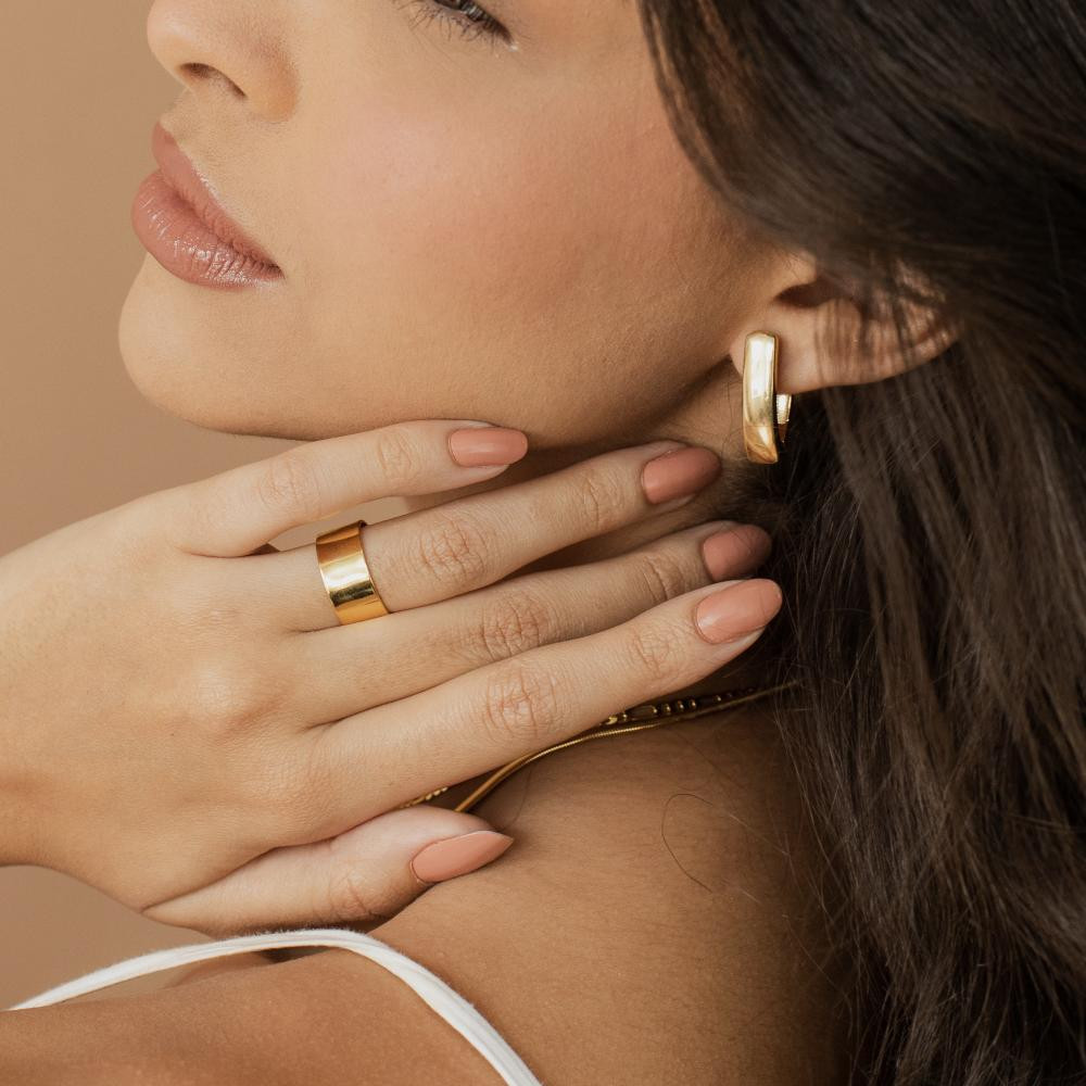 Anel Paula grande banhado a ouro 18k