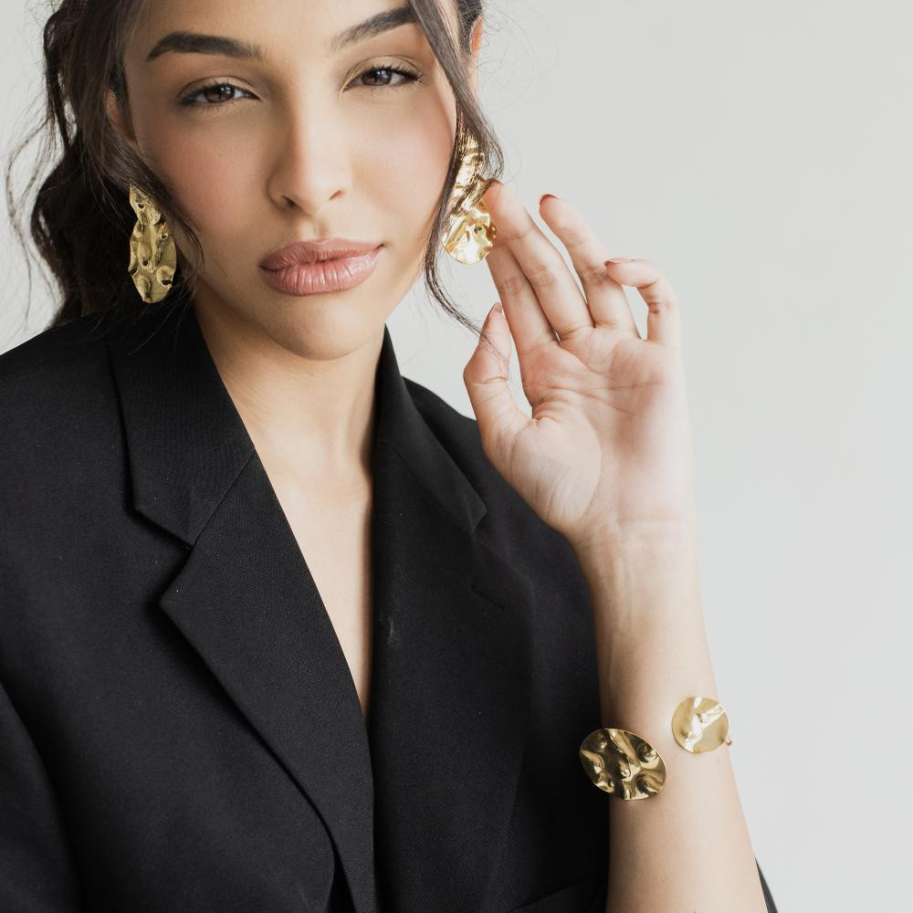 Bracelete martelado Daniela banhado a ouro 18k