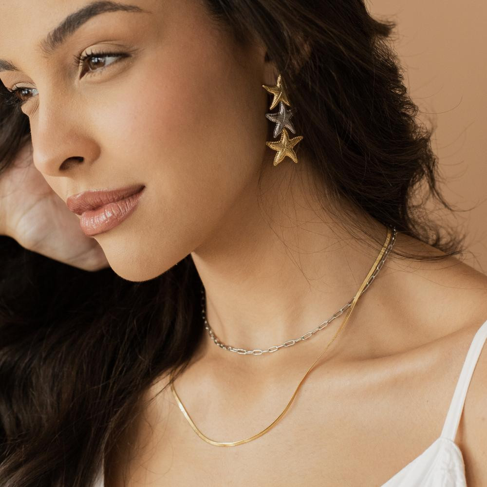 Brinco de estrela Malia banhado a ouro 18k