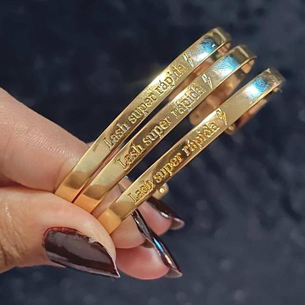 Bracelete personalizado com frase e símbolo 