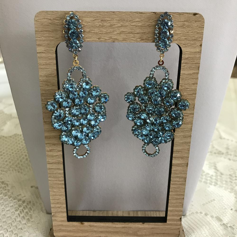 Brinco com strass de festa 