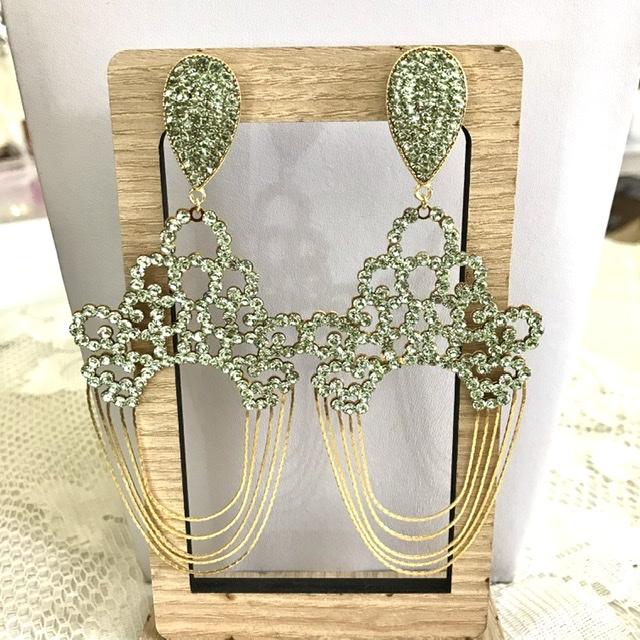 Máxi brinco com strass e franja U