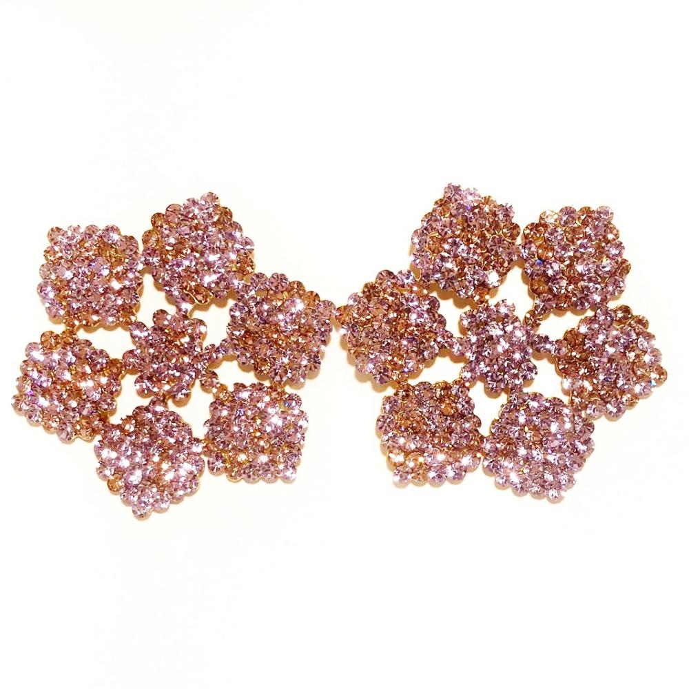 brinco floral com strass