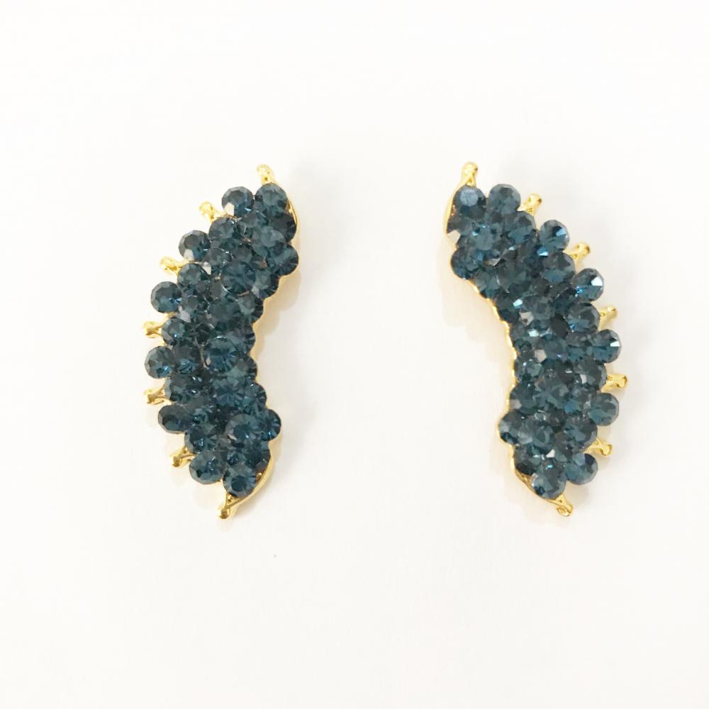 Brinco earcuff com strass folheado a ouro 18k