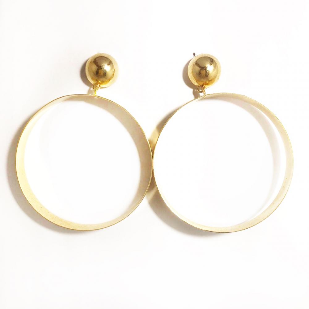 Brinco de Argola vazada folheada a ouro 18k