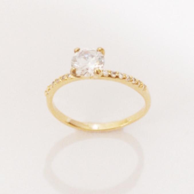 Anel Solitário de noivado com zircônia cravejado folheado a ouro 18k