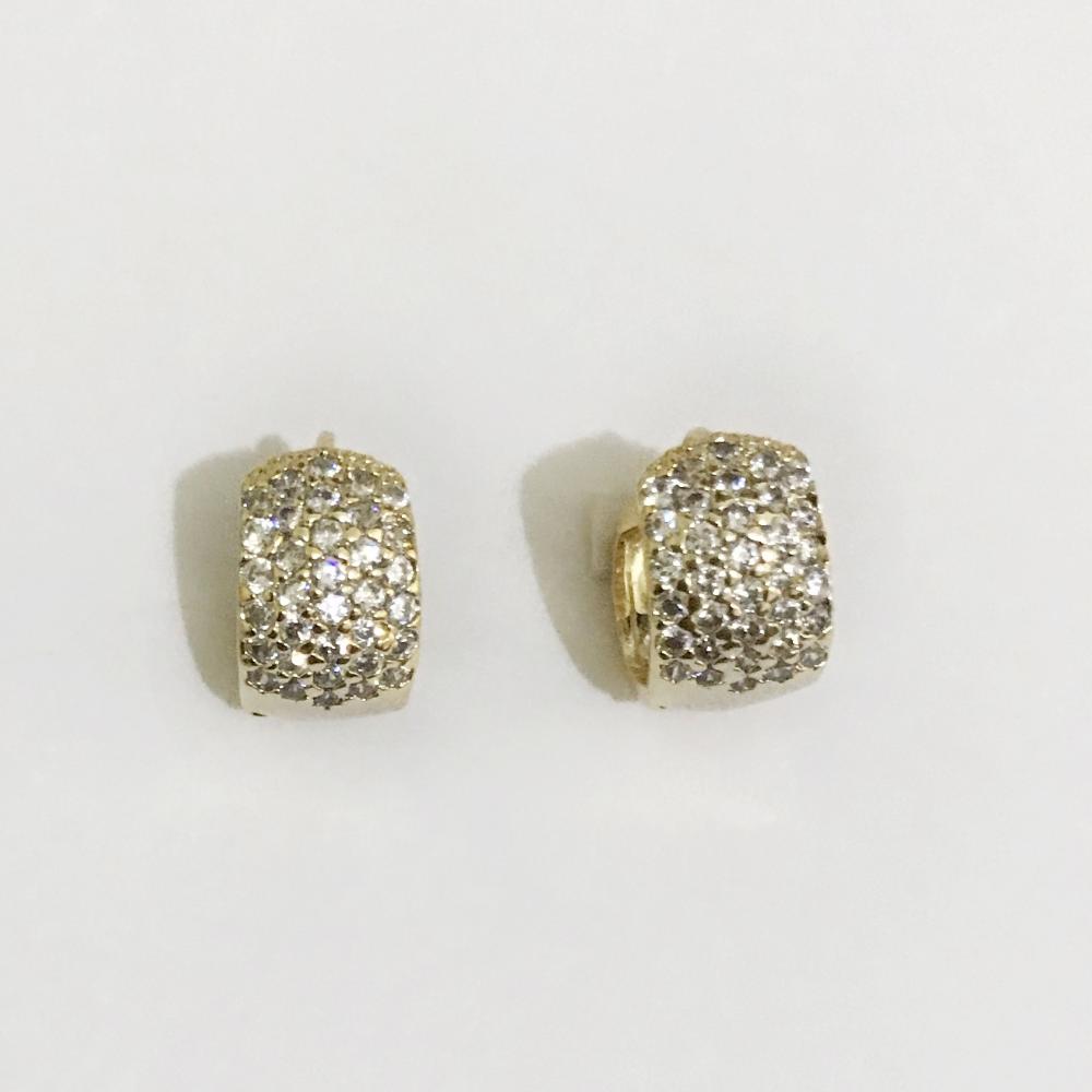Brinco de argola cravejada com zircônia Folheada a ouro 18k