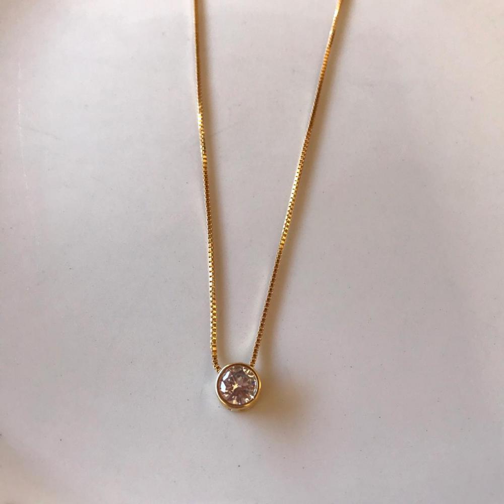 Colar ponto de luz com zircônia folheado a ouro 18k