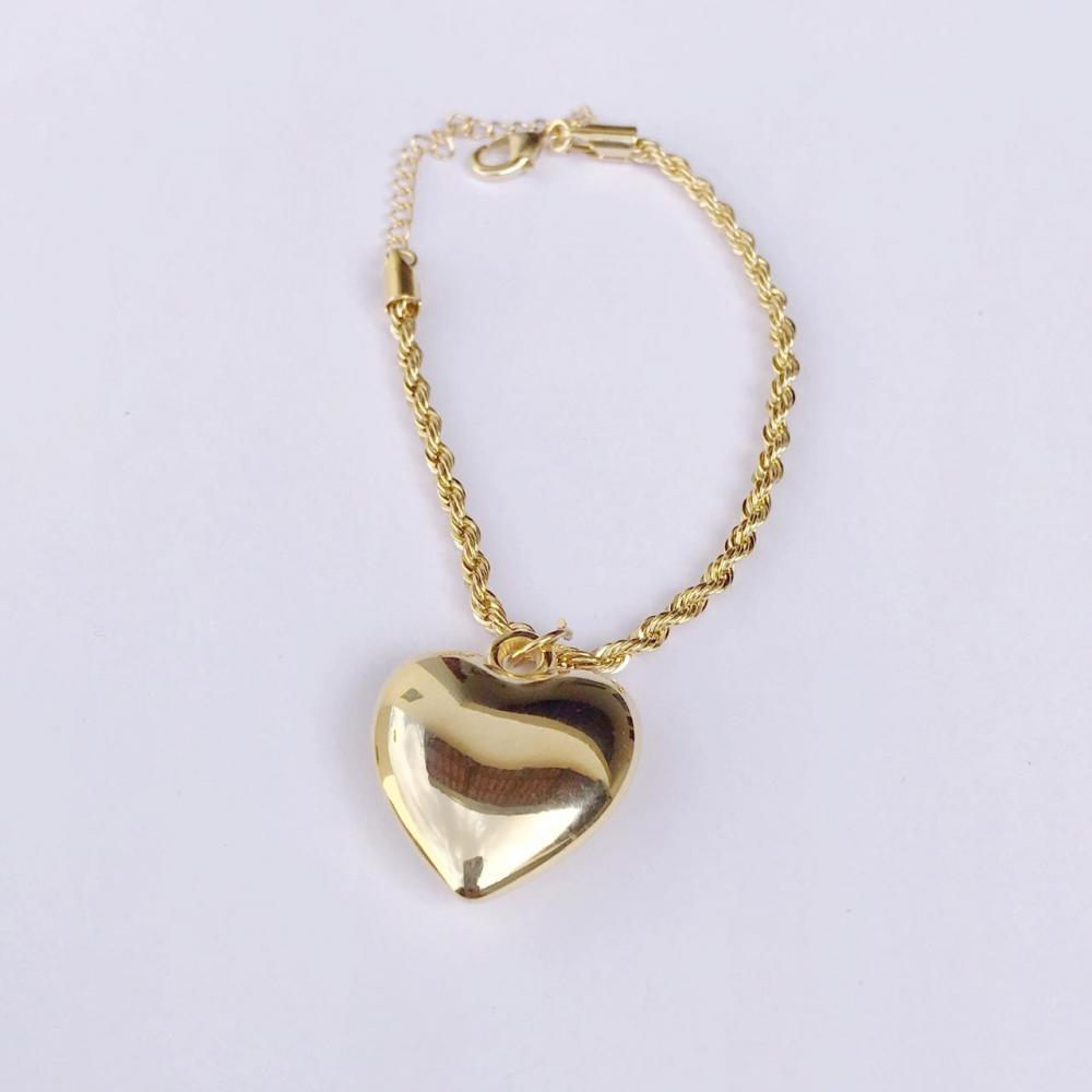 Pulseira coração corrente cabo de aço folheada a ouro 18k