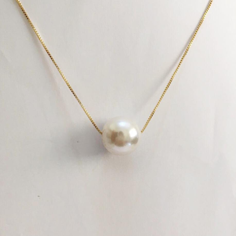 Colar com pérola solitária folheada a ouro 18k