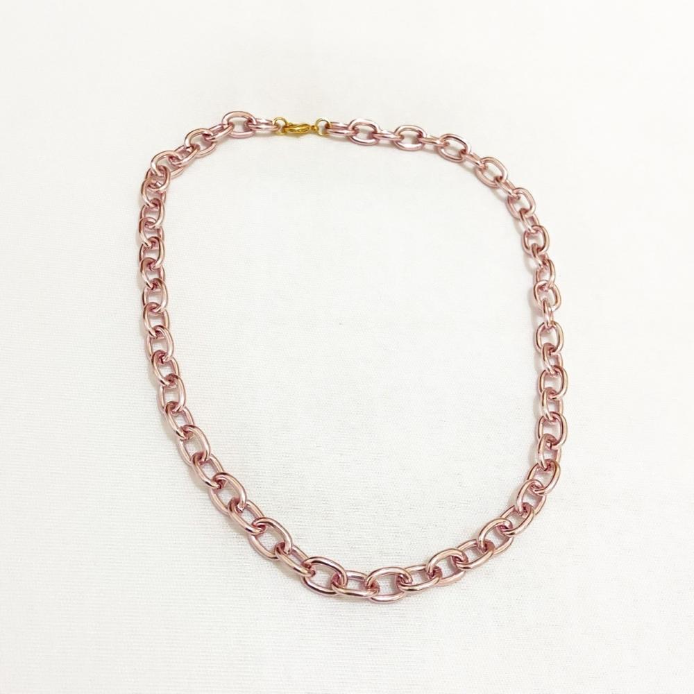 Colar com design de elos rosa pink 