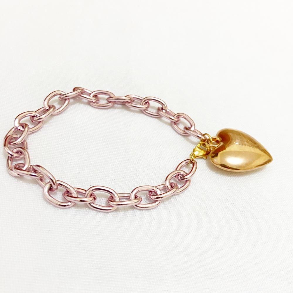 Pulseira com design de elos rosa Pink com pingente de coração folheado a ouro rose