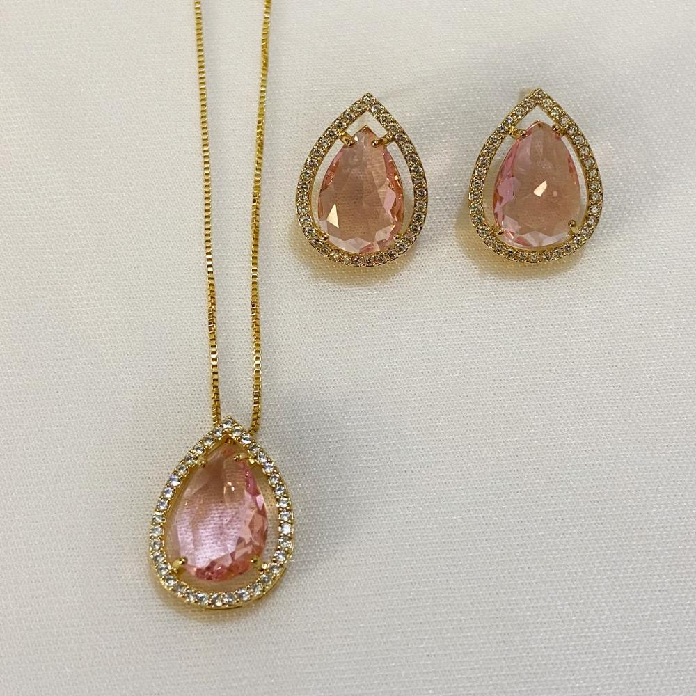 Conjunto de gota cravejado com zircônia folheado a ouro 18k