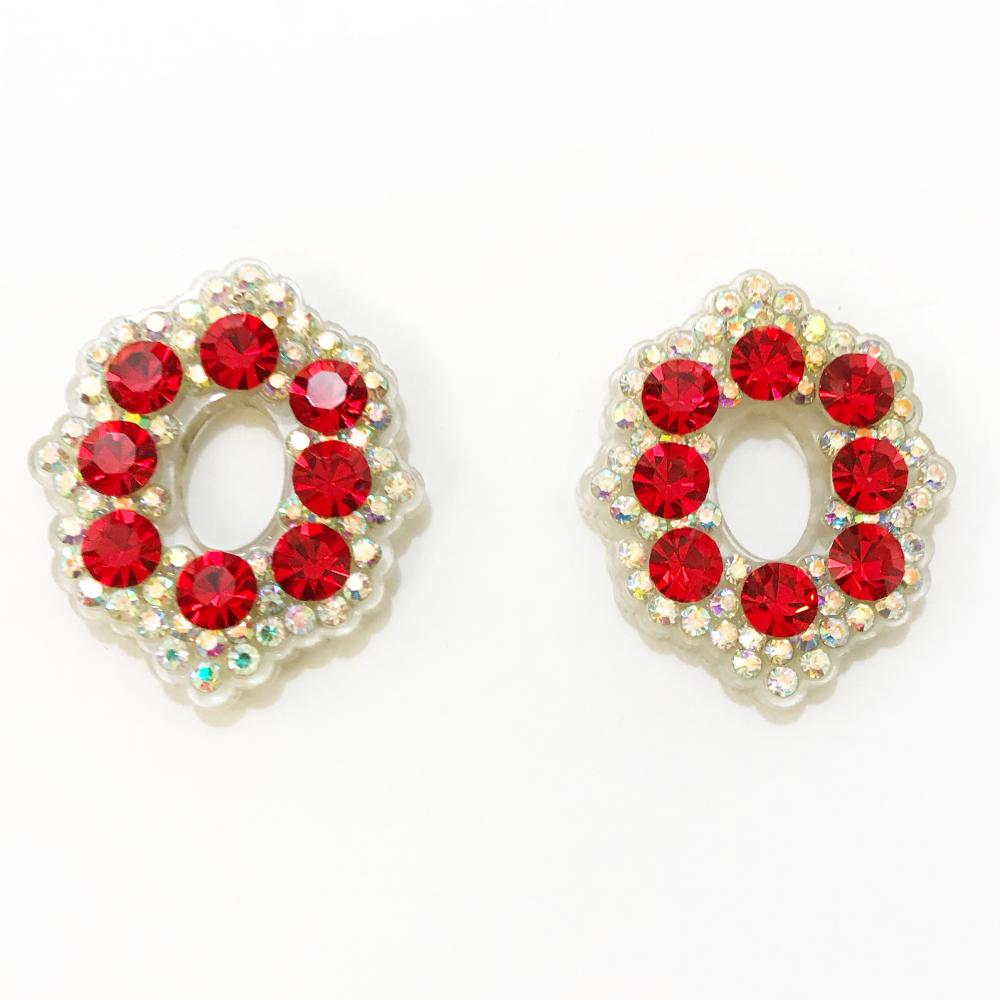 Brinco oval de acrílico com strass 
