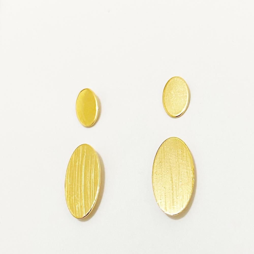 Brinco dueto oval liso folheado a ouro 18k