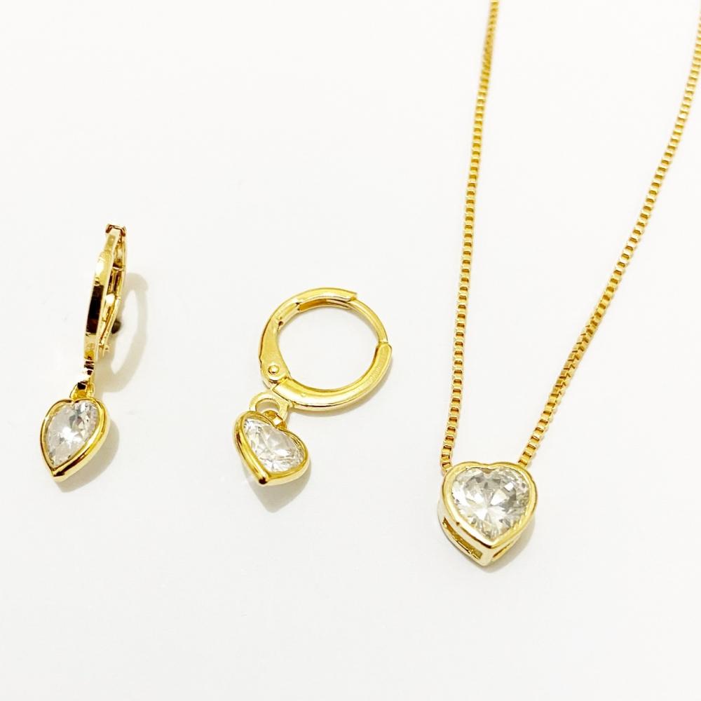Conjunto de coração cravejado com zircônia folheado a ouro 18k