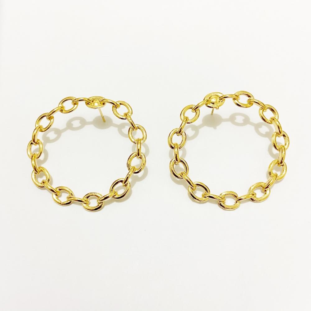 Brinco de argola redondo de elos folheado a ouro 18k