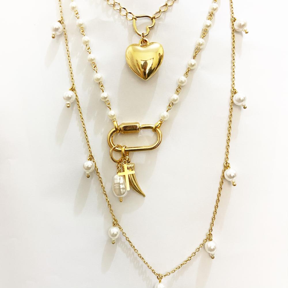 Mix de colar de perolas com fecho de elo folheado a ouro 18k