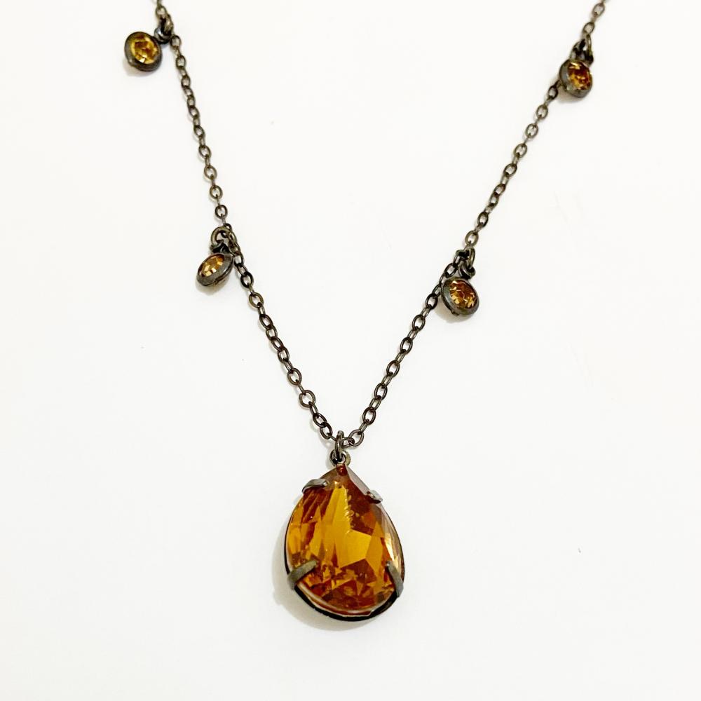 Colar de cota com strass na cor smoked folheado no grafite