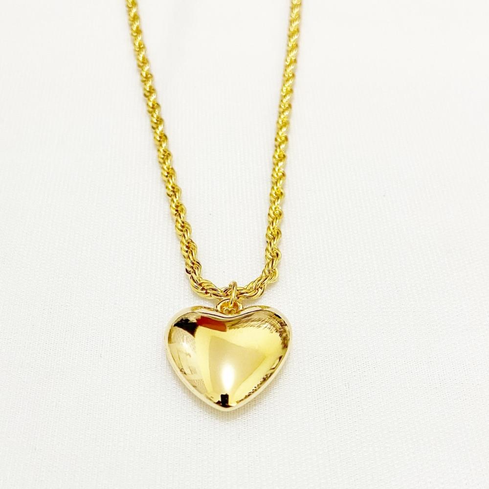 Colar corrente cabo de aço com pingente de coração folheado a ouro 18k