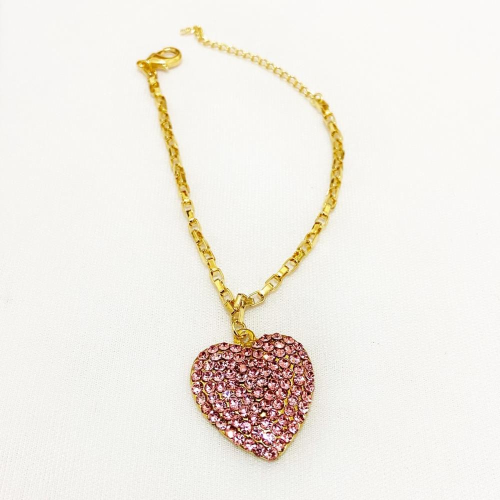 Pulseira com corrente tijolinho e pingente de coração com strass folheada a ouro 18k