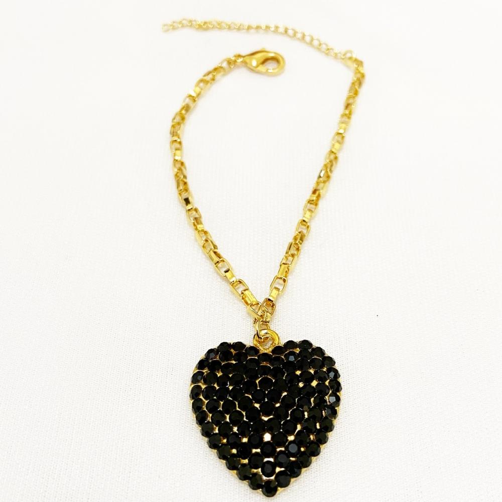 Pulseira com corrente tijolinho e pingente de coração com strass folheado a ouro 18k