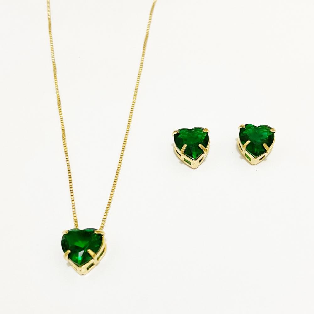 Conjunto de coração com zircônia cravejada folheado a ouro 18k