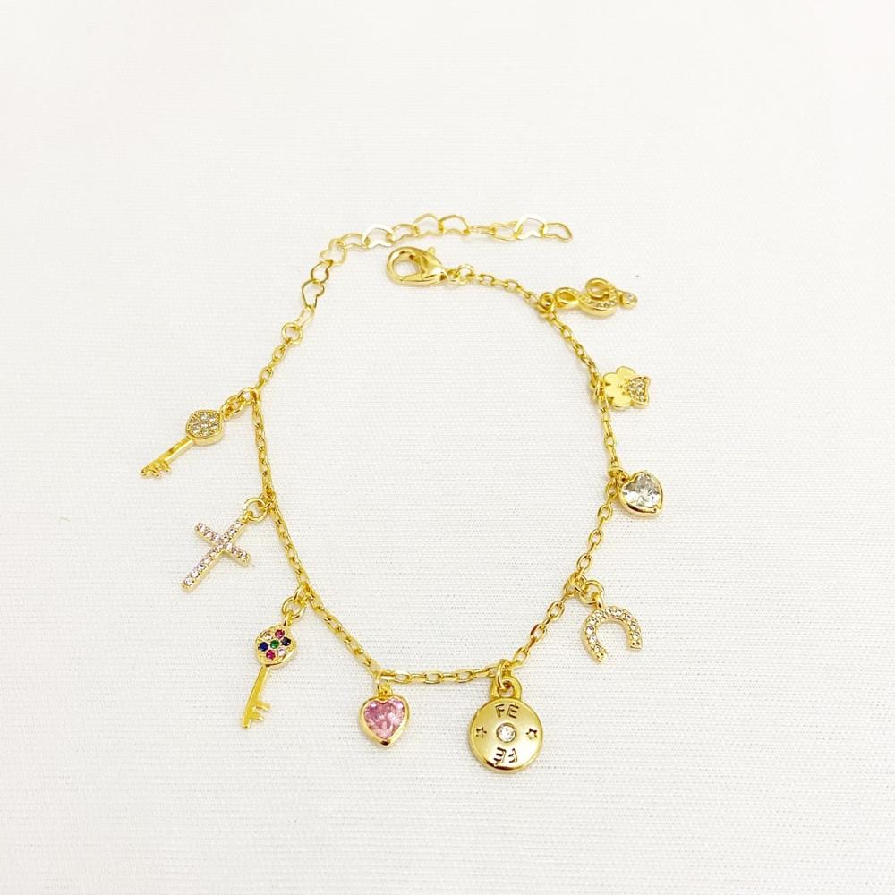 Pulseira com pingentes folheado a ouro 18k