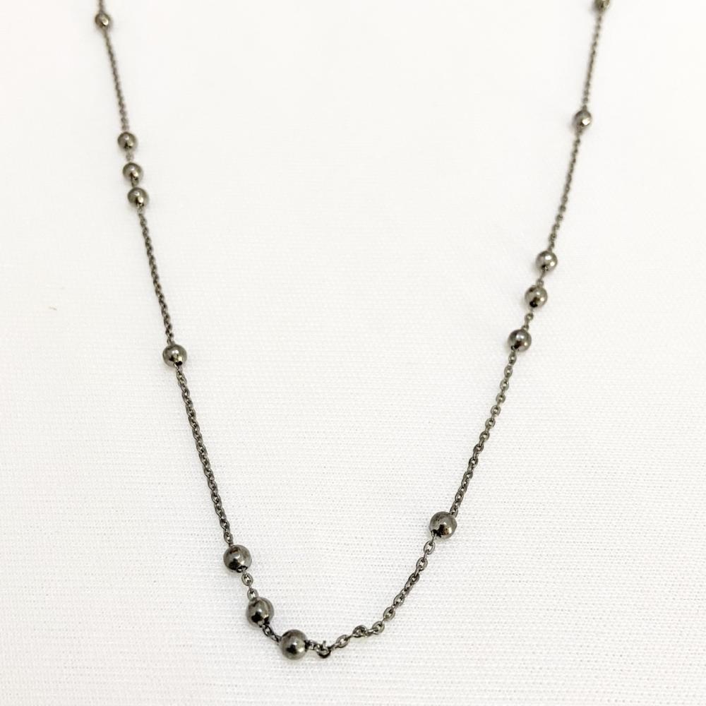 Colar longo de micro bolinhas na cor ródio negro grafite