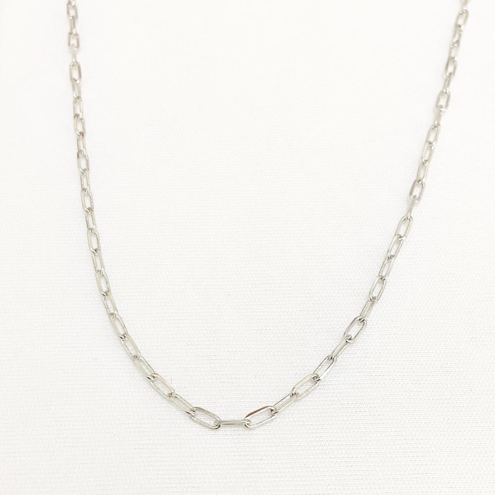 Colar de corrente cartier fina na cor ródio branco prata